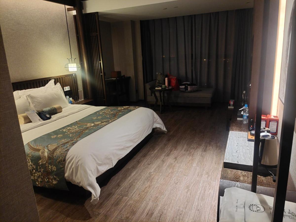 Marbella Express Hotel Manila Zewnętrze zdjęcie